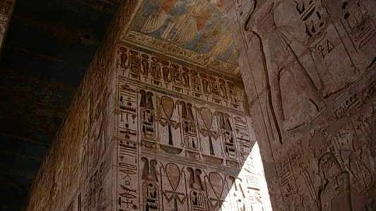 medinet Habu temple luxor, Egypt travel booking